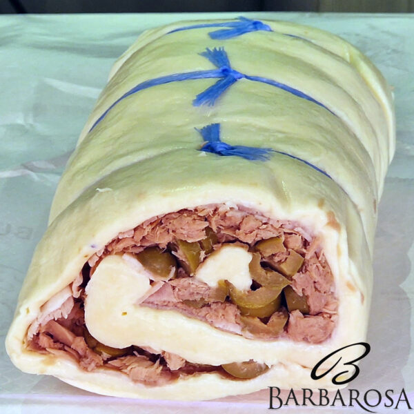 Rulada mozzarella cu ton si masline verzi