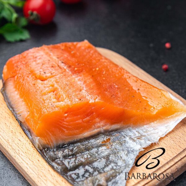 Somon salbatic afumat la rece